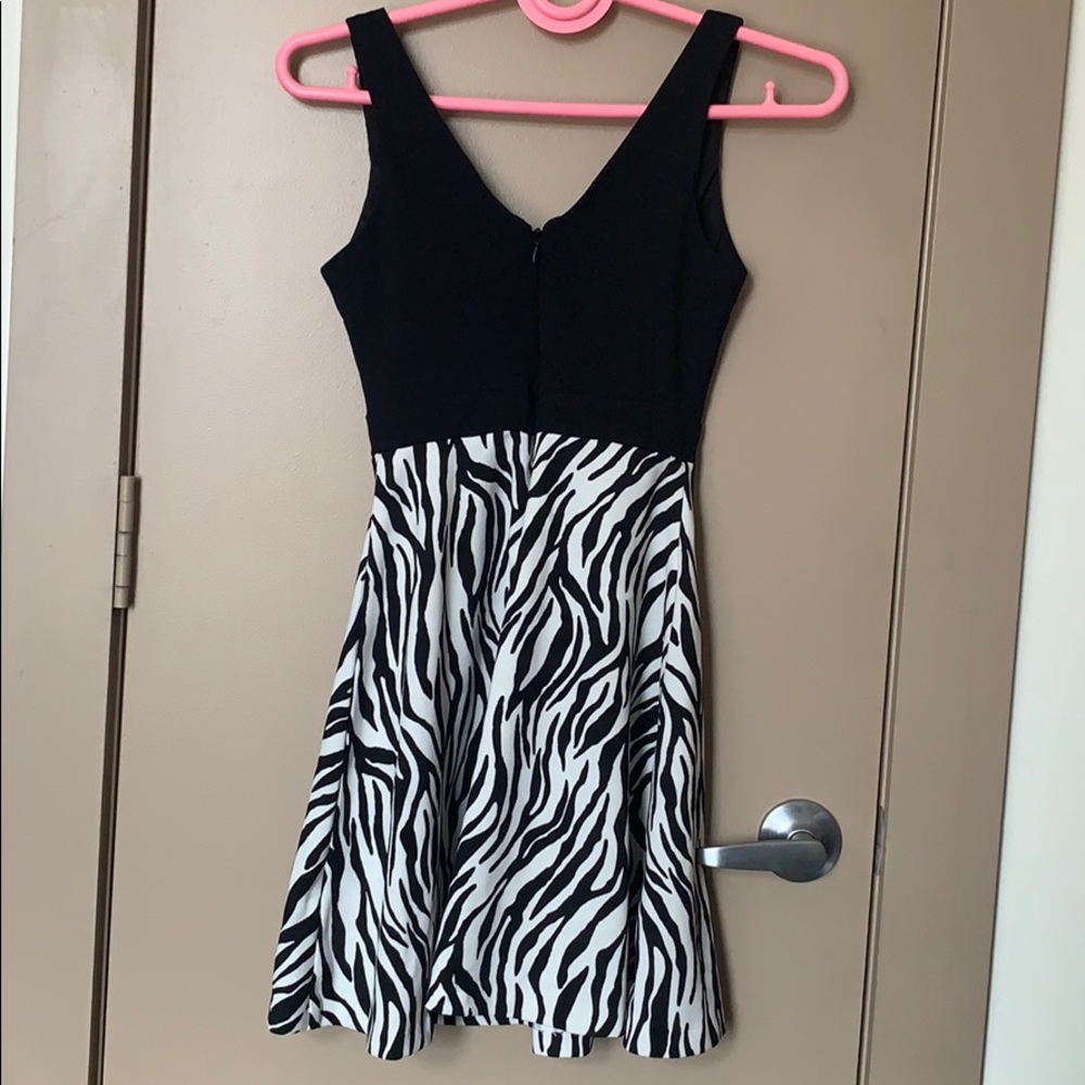 Dress - Picture 2 of 2